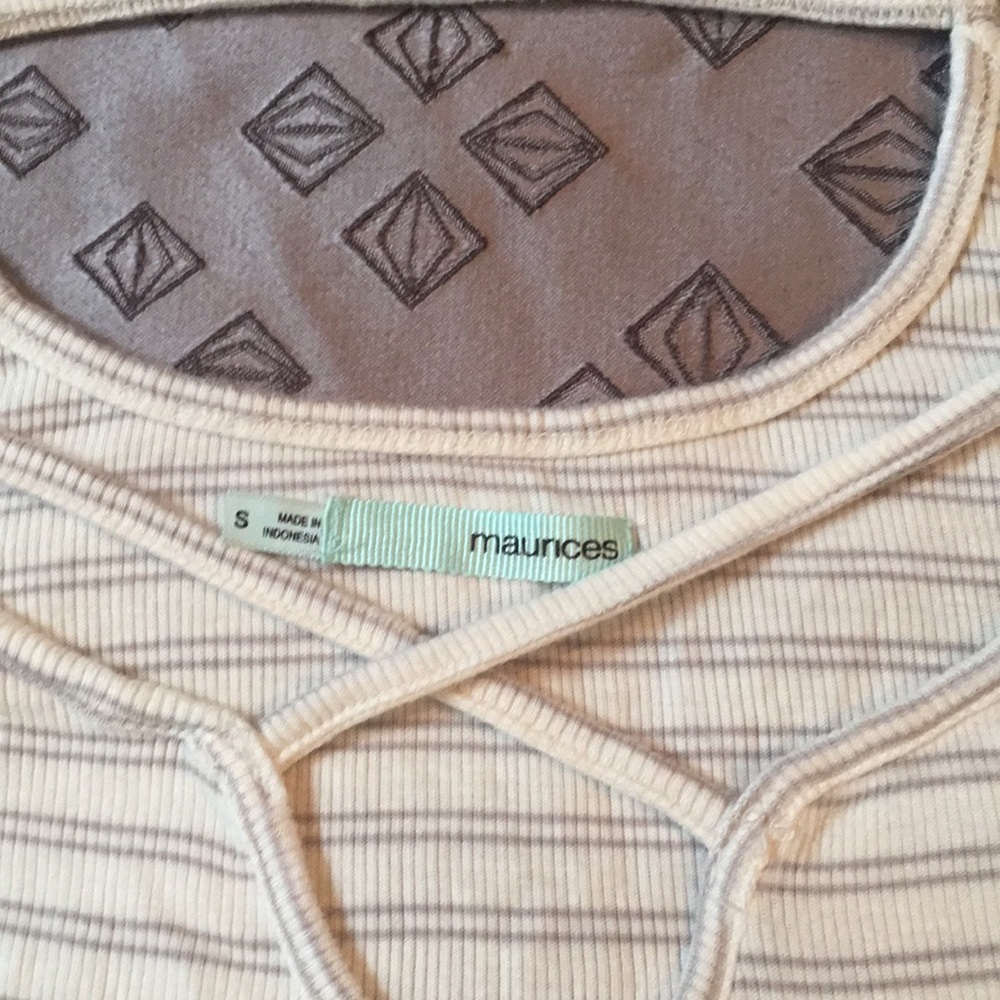 2 Maurice’s Tops - Picture 3 of 5